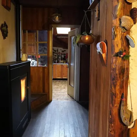 Tipica Casa Di Montagna Nelle Valli Di Lanzo *