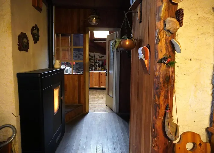 Tipica Casa Di Montagna Nelle Valli Di Lanzo *