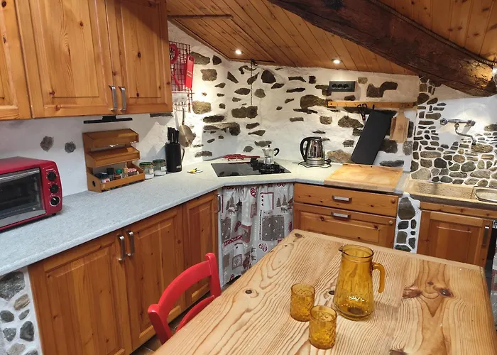 Tipica Casa Di Montagna Nelle Valli Di Lanzo
